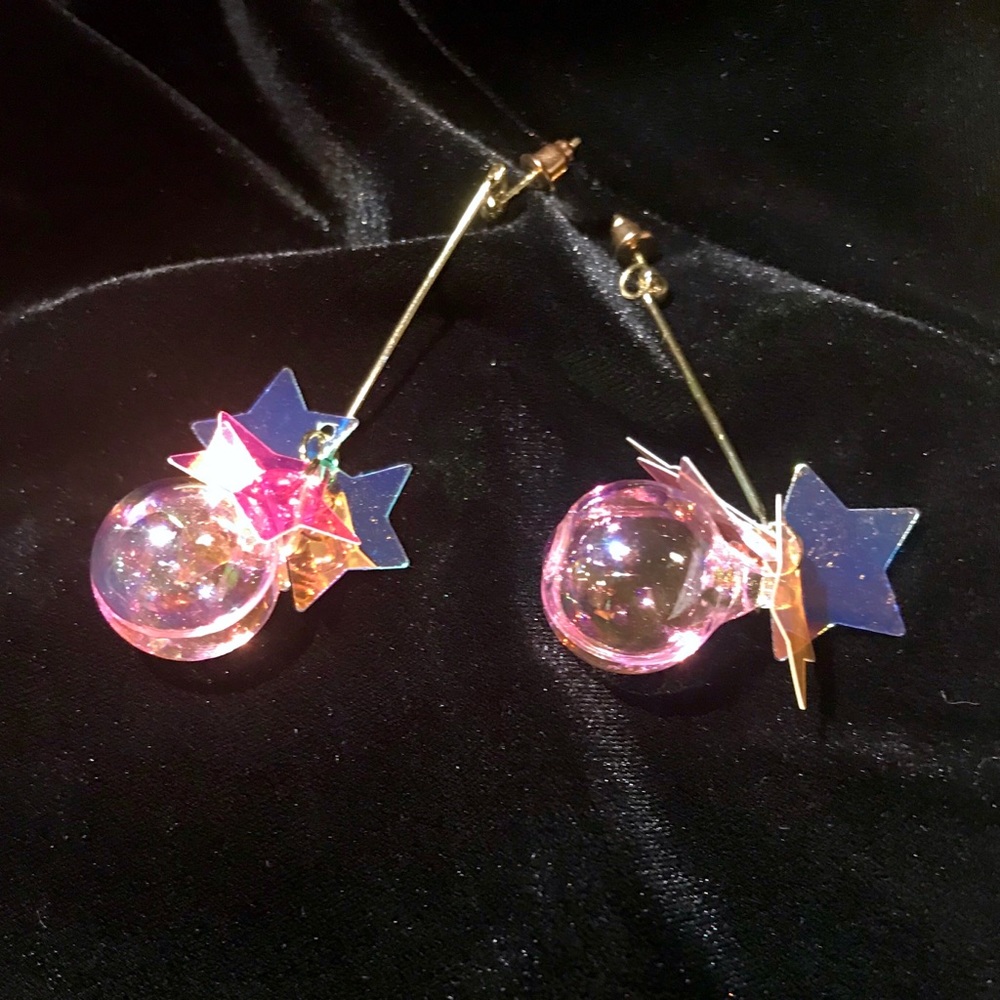 🦋2/$35🦋NWT EARRINGS. "FISH BOWL" dancing liquid - Picture 4 of 4